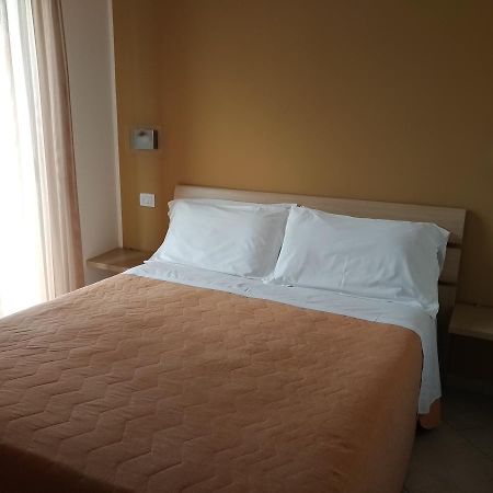 Residence Ilario Suite Hotel ริชโชเน ภายนอก รูปภาพ