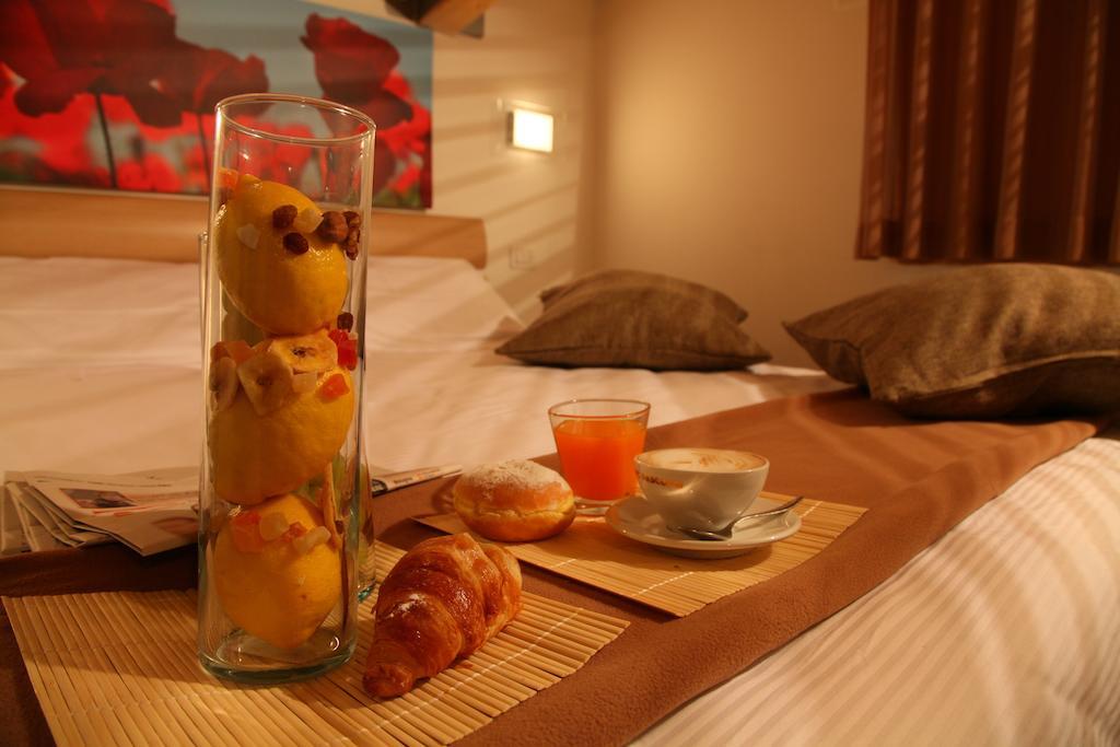 Residence Ilario Suite Hotel ริชโชเน ภายนอก รูปภาพ