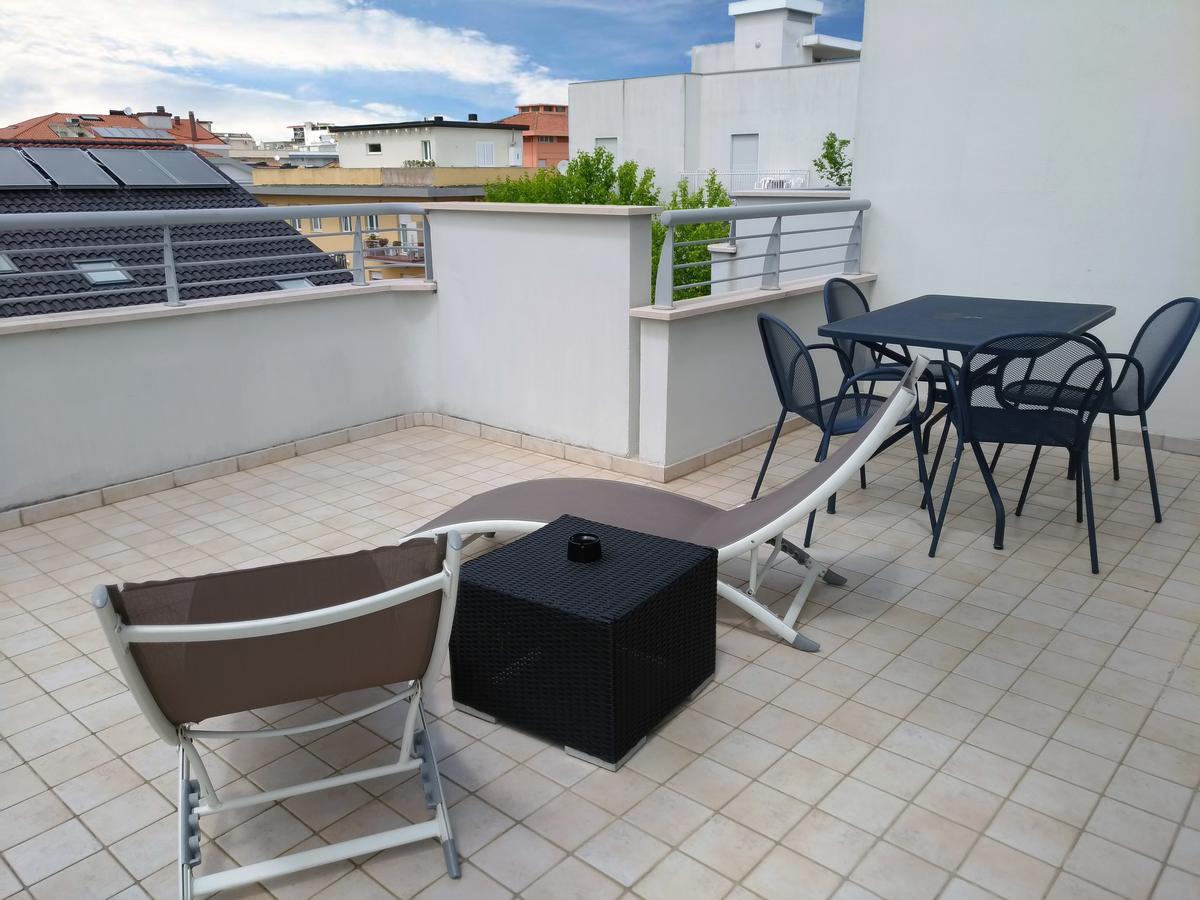 Residence Ilario Suite Hotel ริชโชเน ภายนอก รูปภาพ