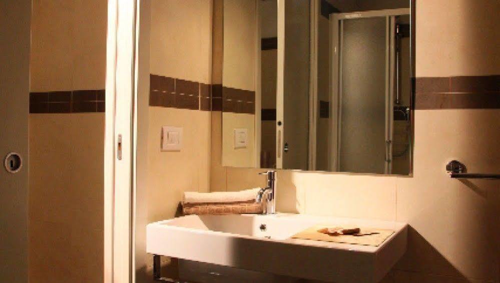 Residence Ilario Suite Hotel ริชโชเน ภายนอก รูปภาพ